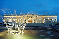 Golf-Clubhouse-Night-Shot.jpg